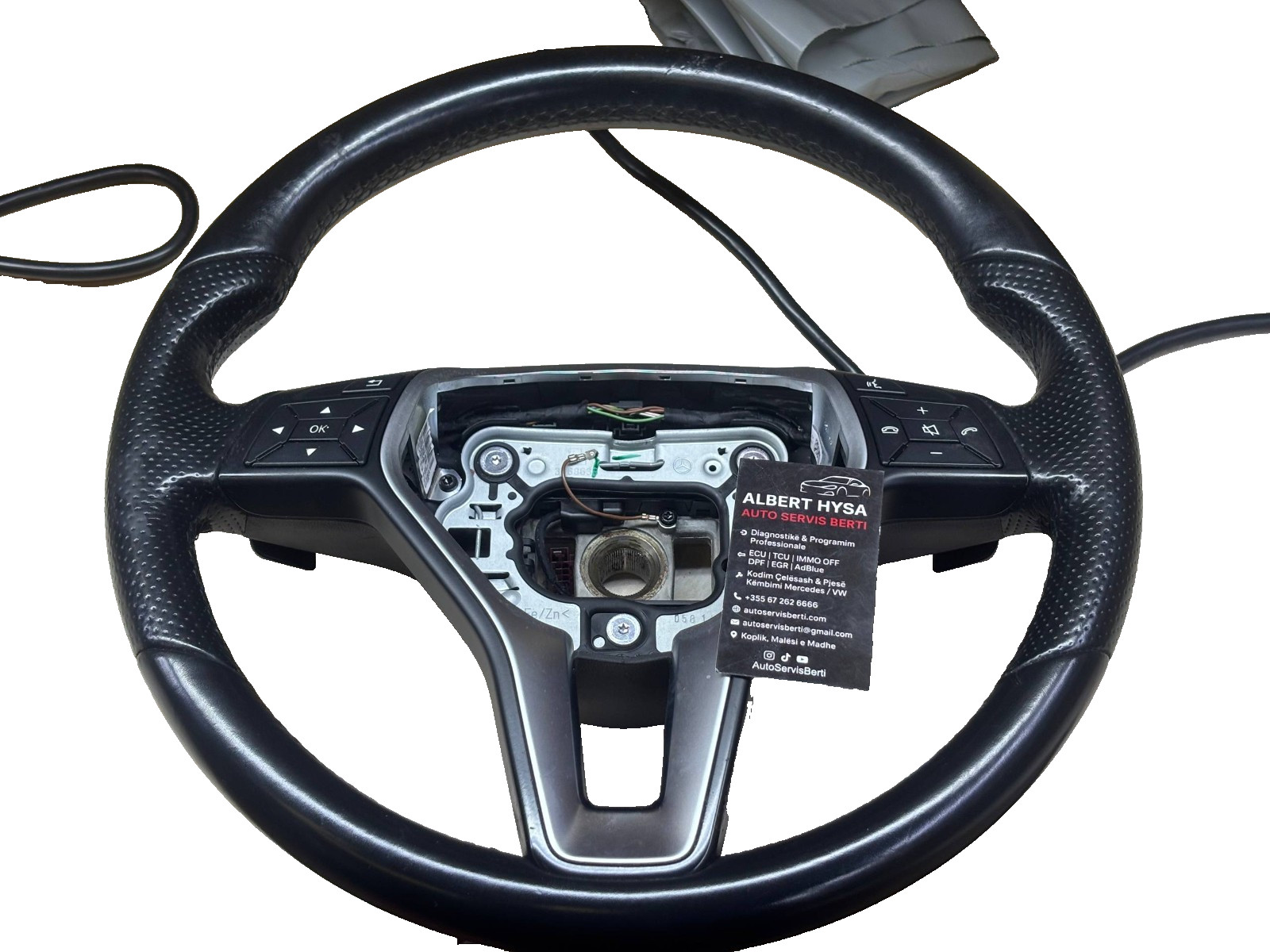 Mercedes-Benz Steering Wheel Multifunction Leather W212 W218 A2184600618 OEM