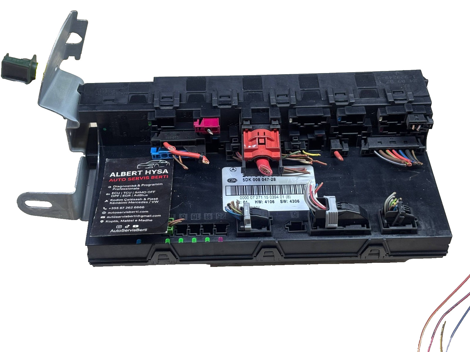 Mercedes-Benz SAM Fuse Box Control Module OEM A2115458601 Hella 5DK008047-28