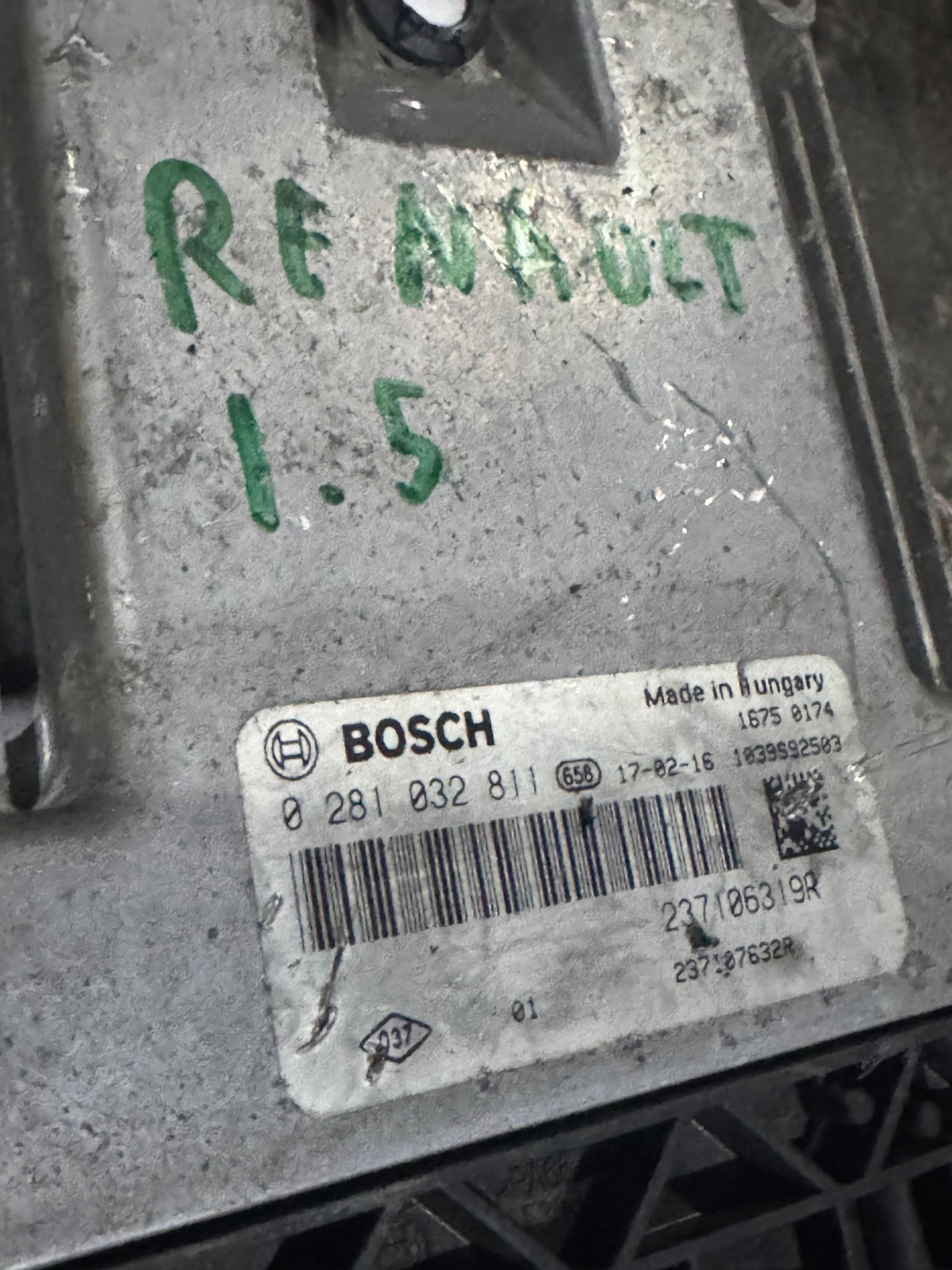 Bosch 237106319R EDC17C84 ECU 0281032811 Diesel Engine Control Unit