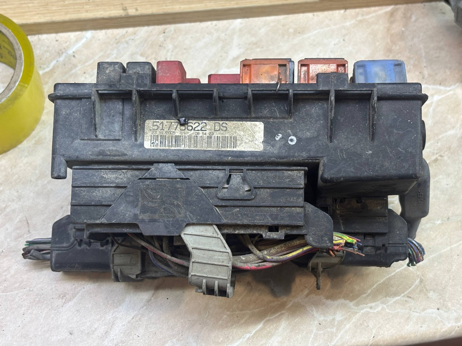 Engine Bay Fuse Box Power Distribution Module 51775622 DS