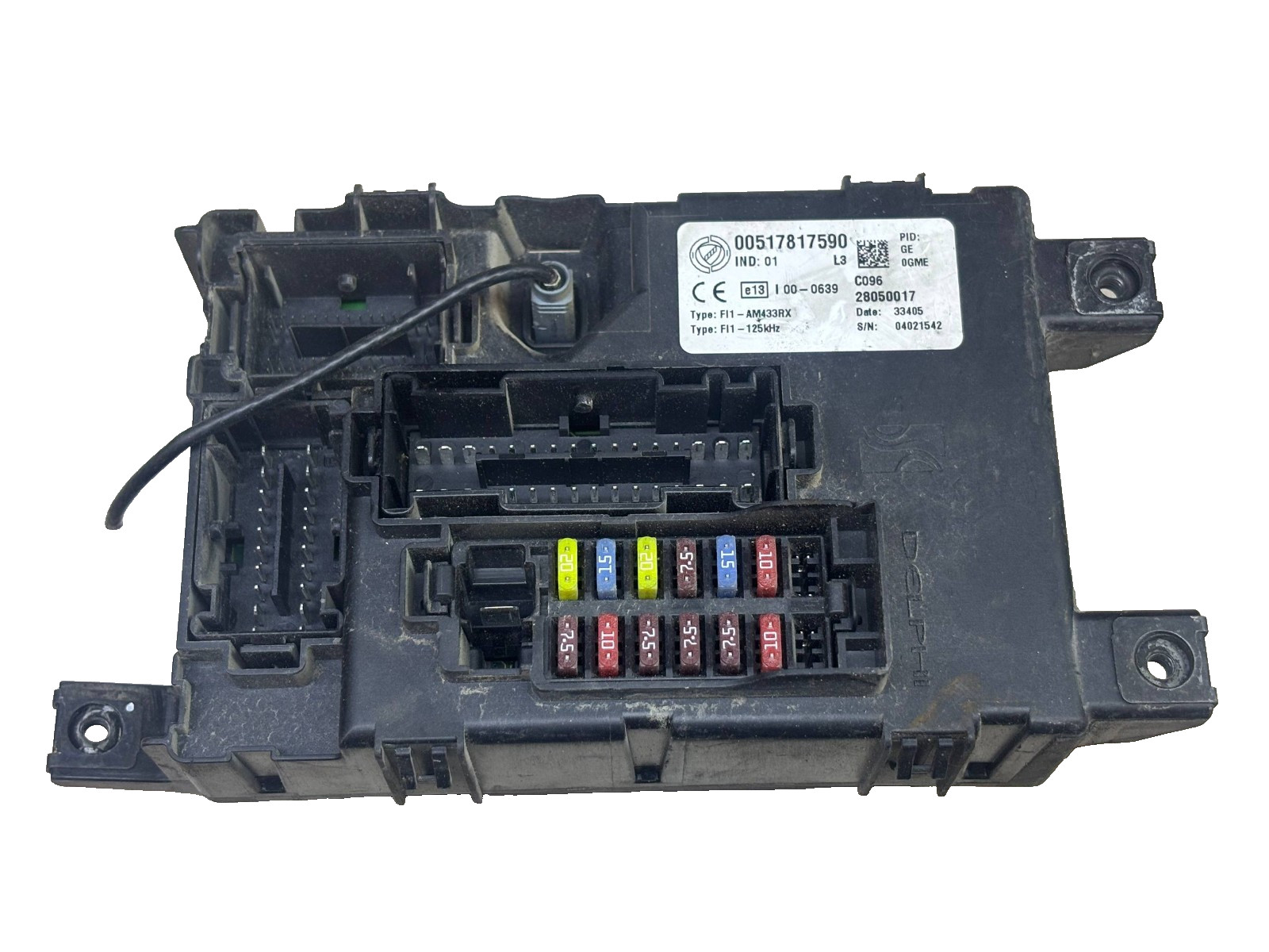Body Control Module BCM Fuse Box 00517817590 28050017