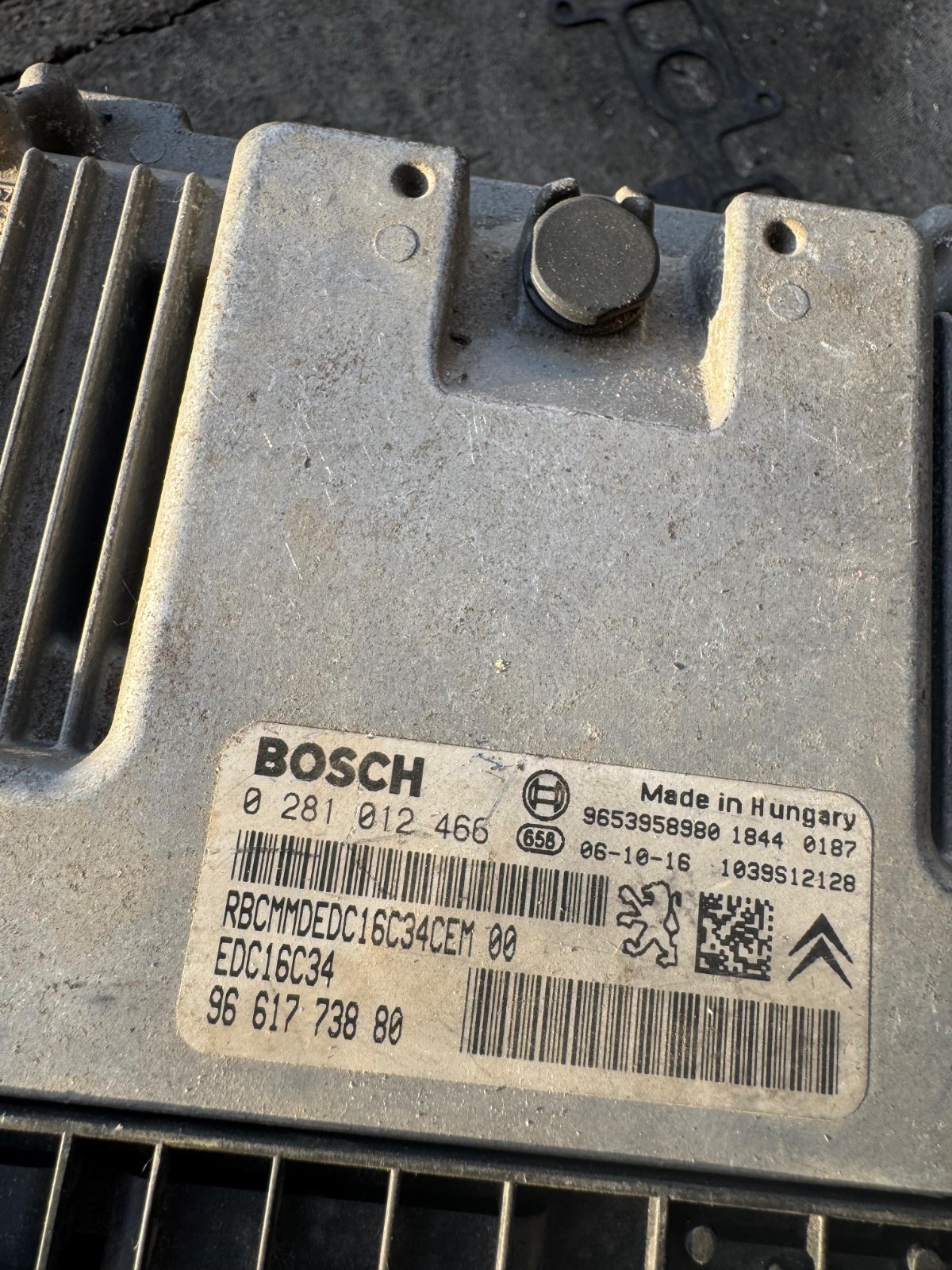 Bosch 9661773880 EDC16C34 ECU 0281012466 Peugeot Citroen Engine Unit