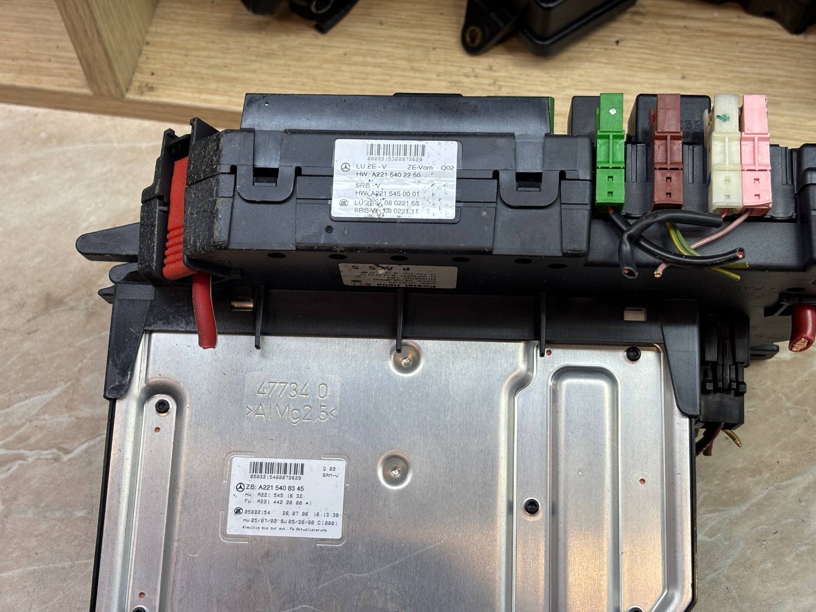 Mercedes W221 Front SAM Fuse Relay Module A2215408345 A2215451632 OEM