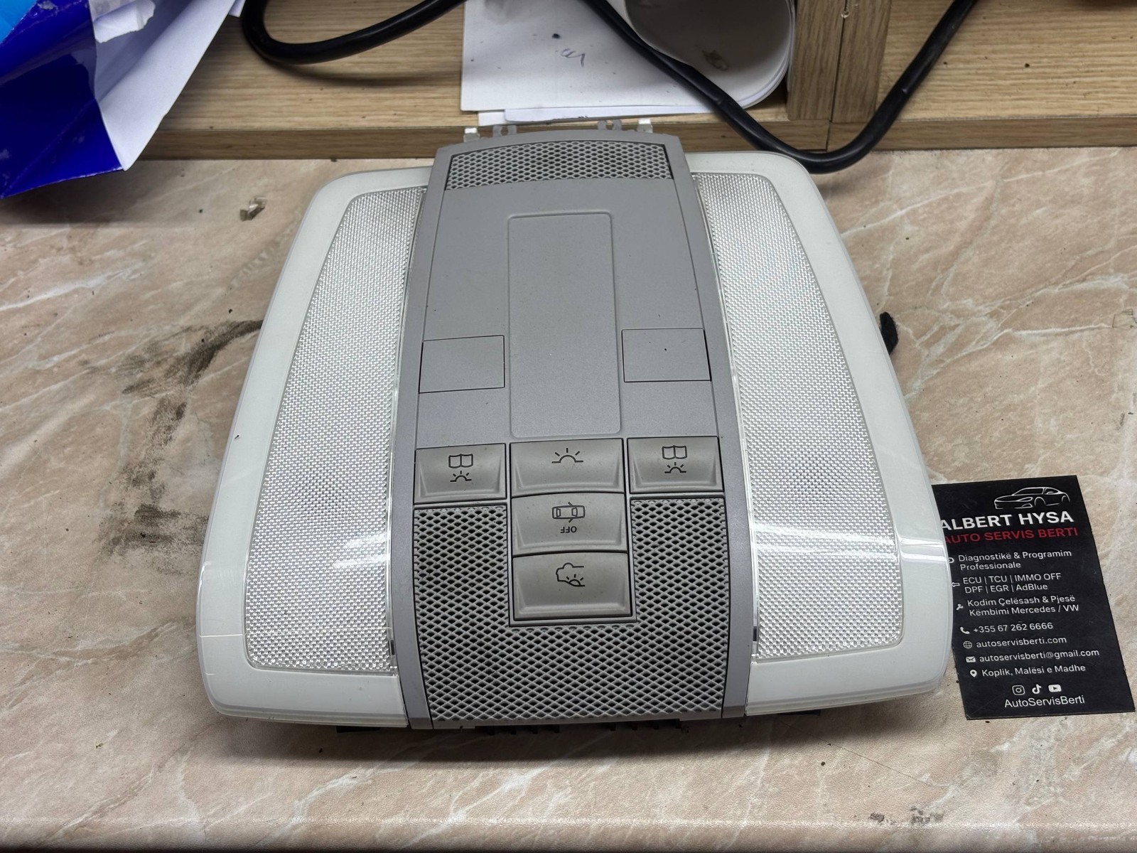 OEM Mercedes Overhead Dome Light Console A2048202001 Hella Interior Lamp DBE