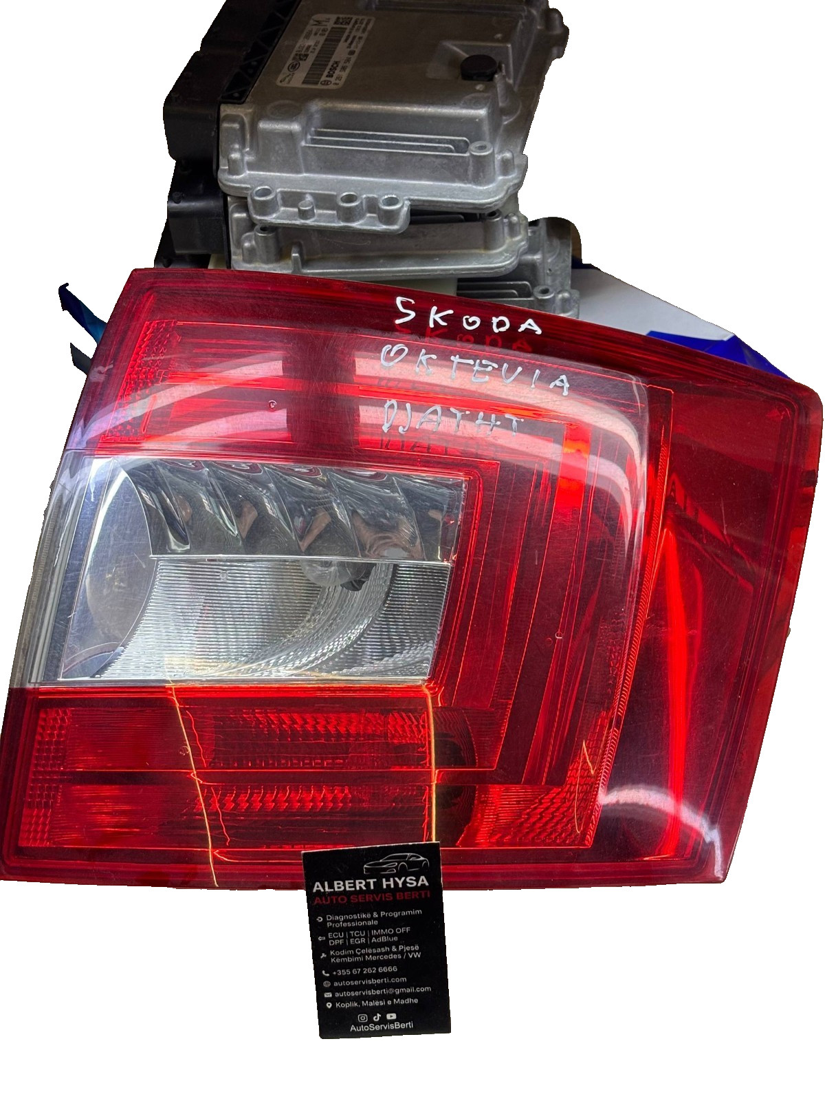 Skoda Octavia Tail Light RH 5E9945096 Varroc Rear Lamp Right Side Used