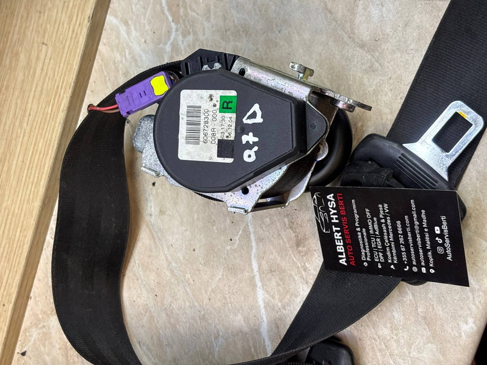 Audi Q7 Right Seat Belt Retractor 606728300