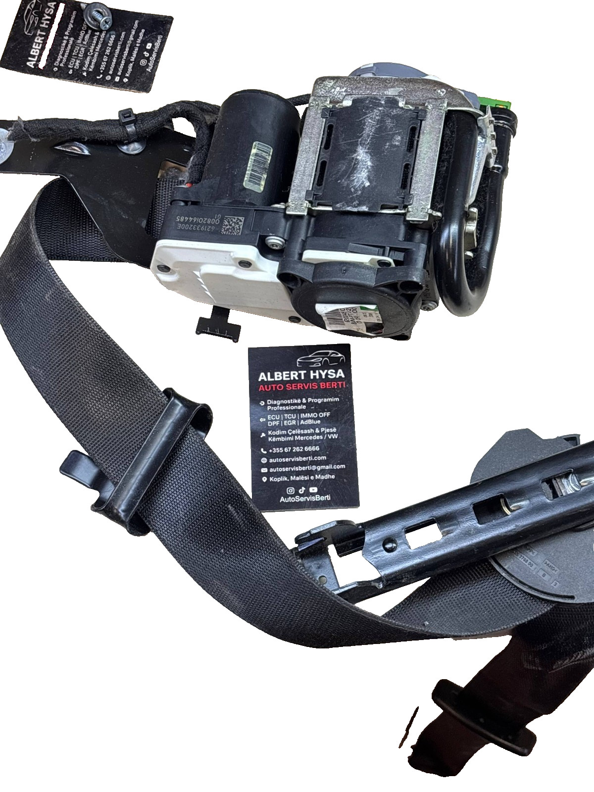 Mercedes-Benz W212 Front Right Seat Belt Retractor 621933200E