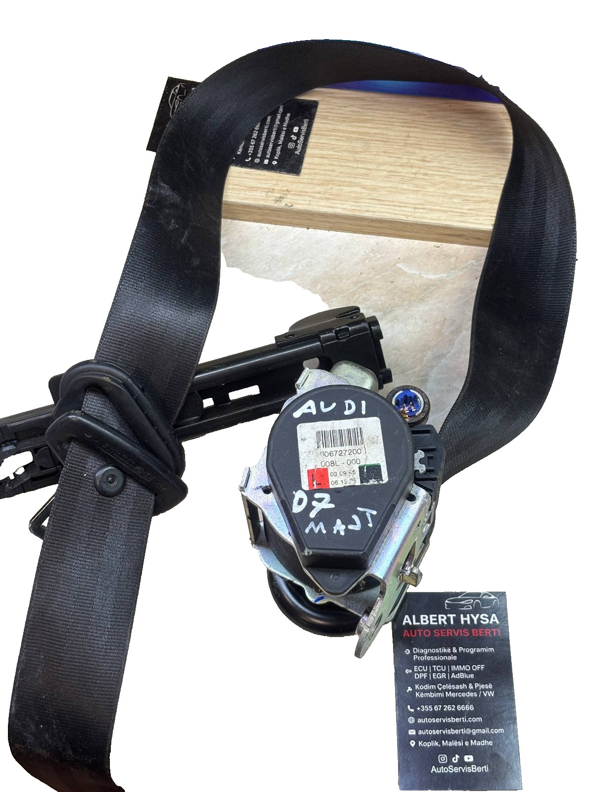 Audi Q7 Rear Left Seat Belt Retractor 8E0857805 2007