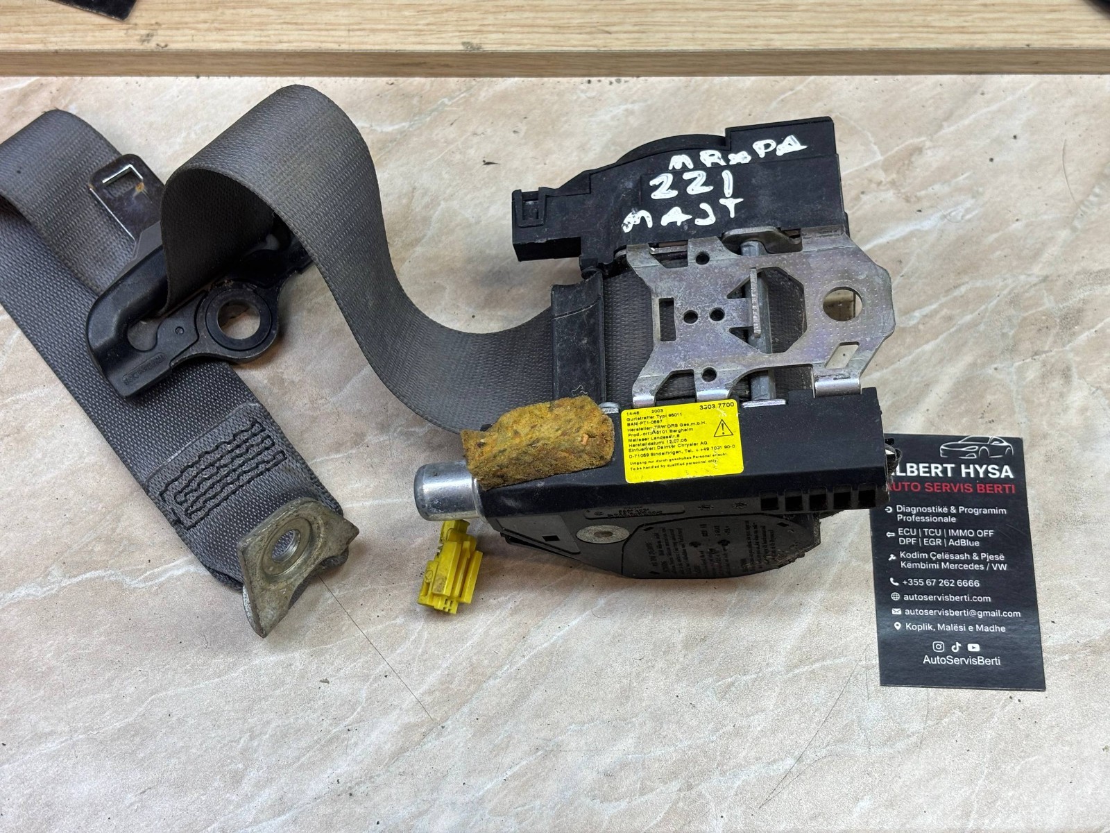 Mercedes W221 Rear Left Seat Belt Retractor 00066179 TRW 3301 4051