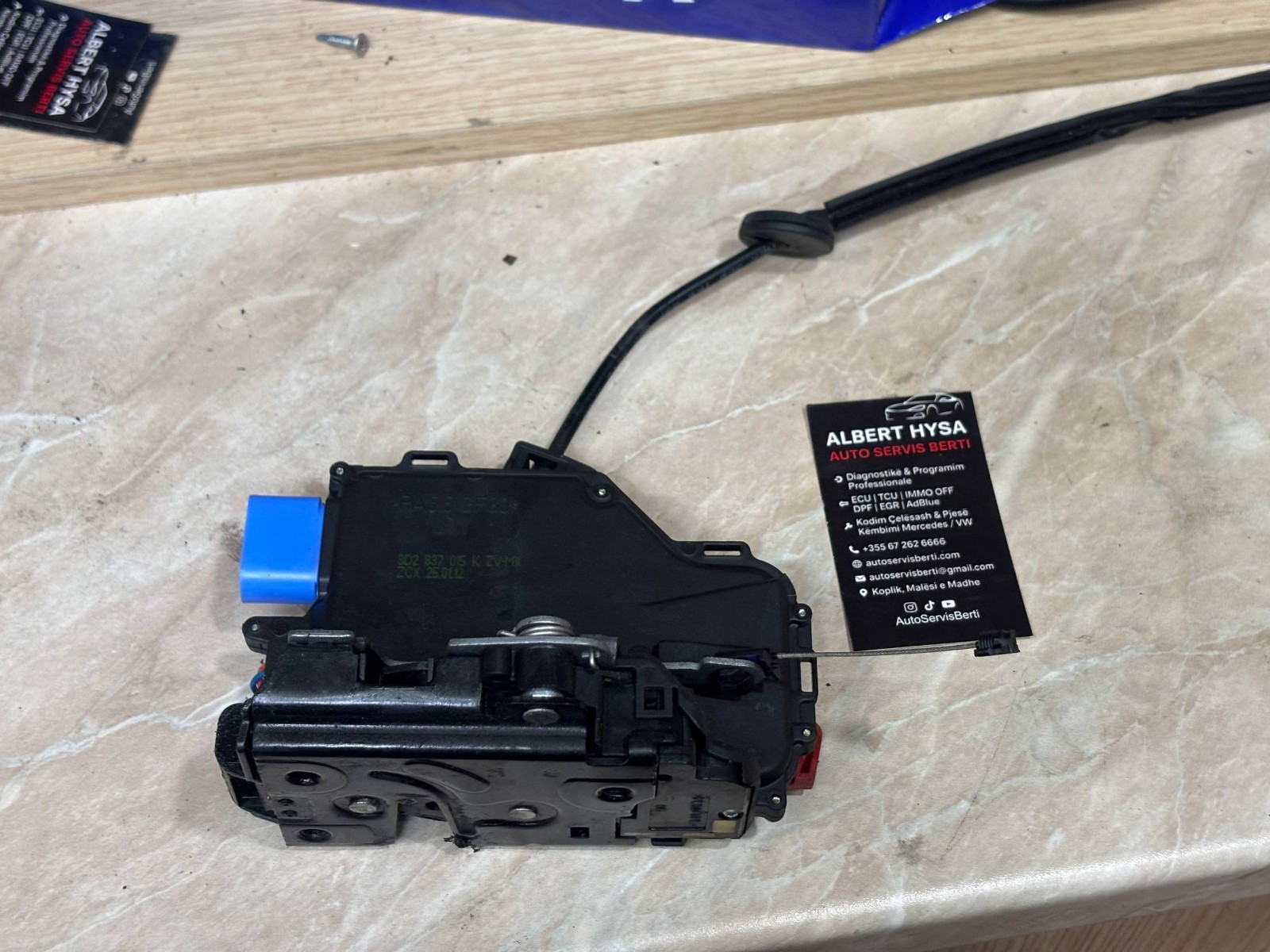 VW Volkswagen Front Left Door Lock Latch Actuator 3D2 837 015 K OEM