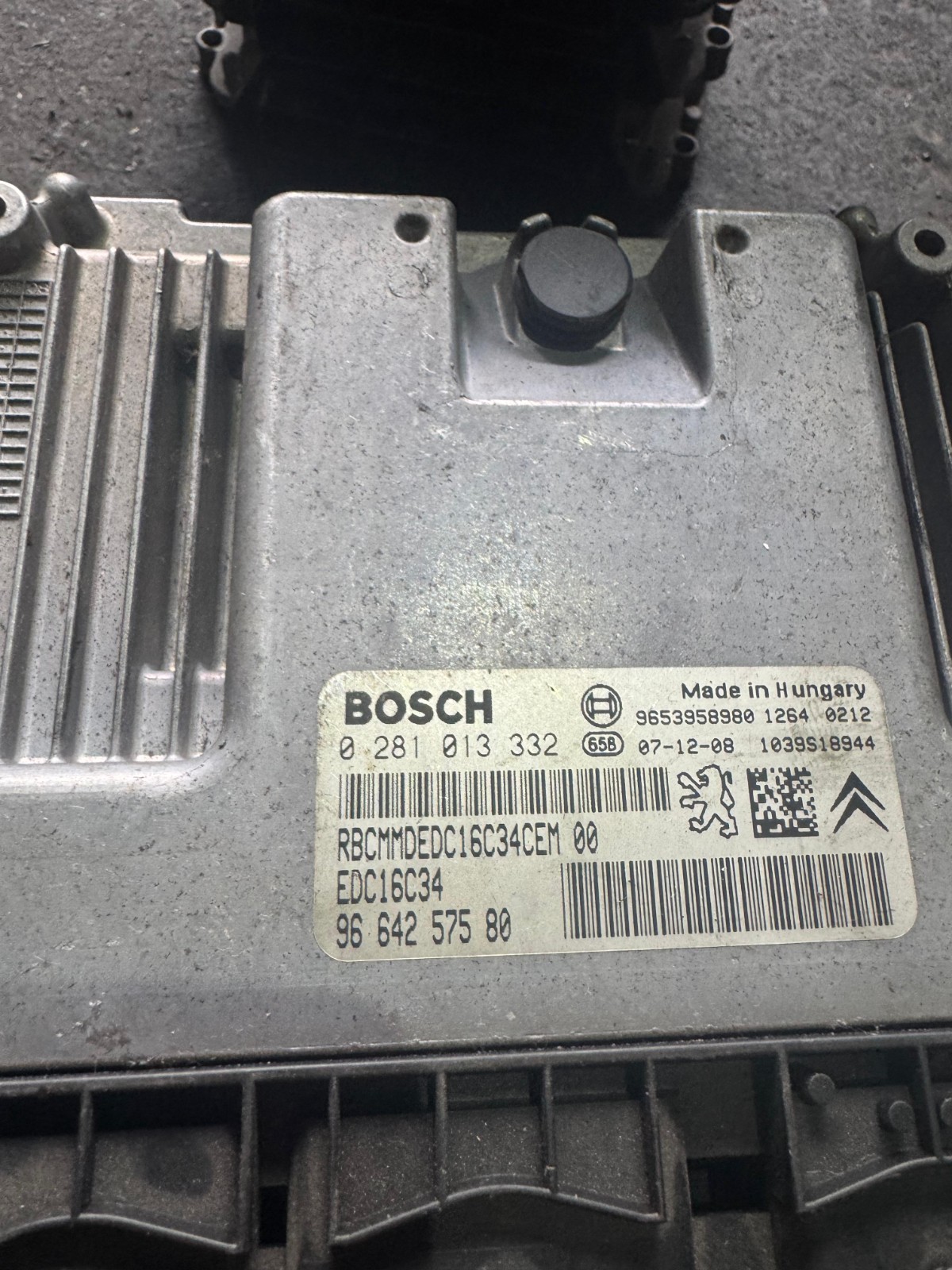 Bosch 9664257580 EDC16C34 ECU 0281013332 Diesel Engine Control Unit