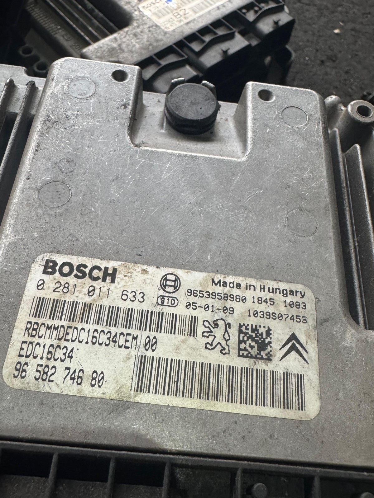 Bosch 9658274680 EDC16C34 ECU 0281011633 Diesel Engine Control Unit