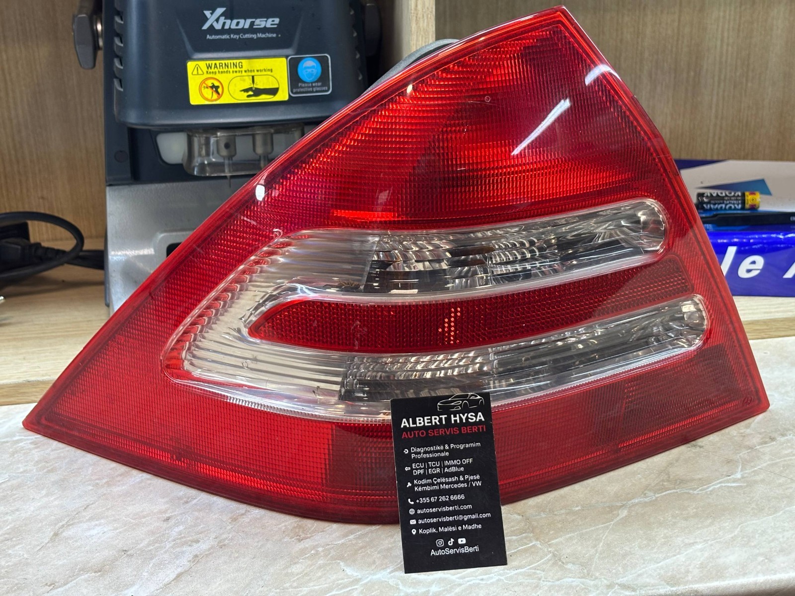 Mercedes-Benz C-Class W203 Rear Tail Light Lamp A2038200164 OEM