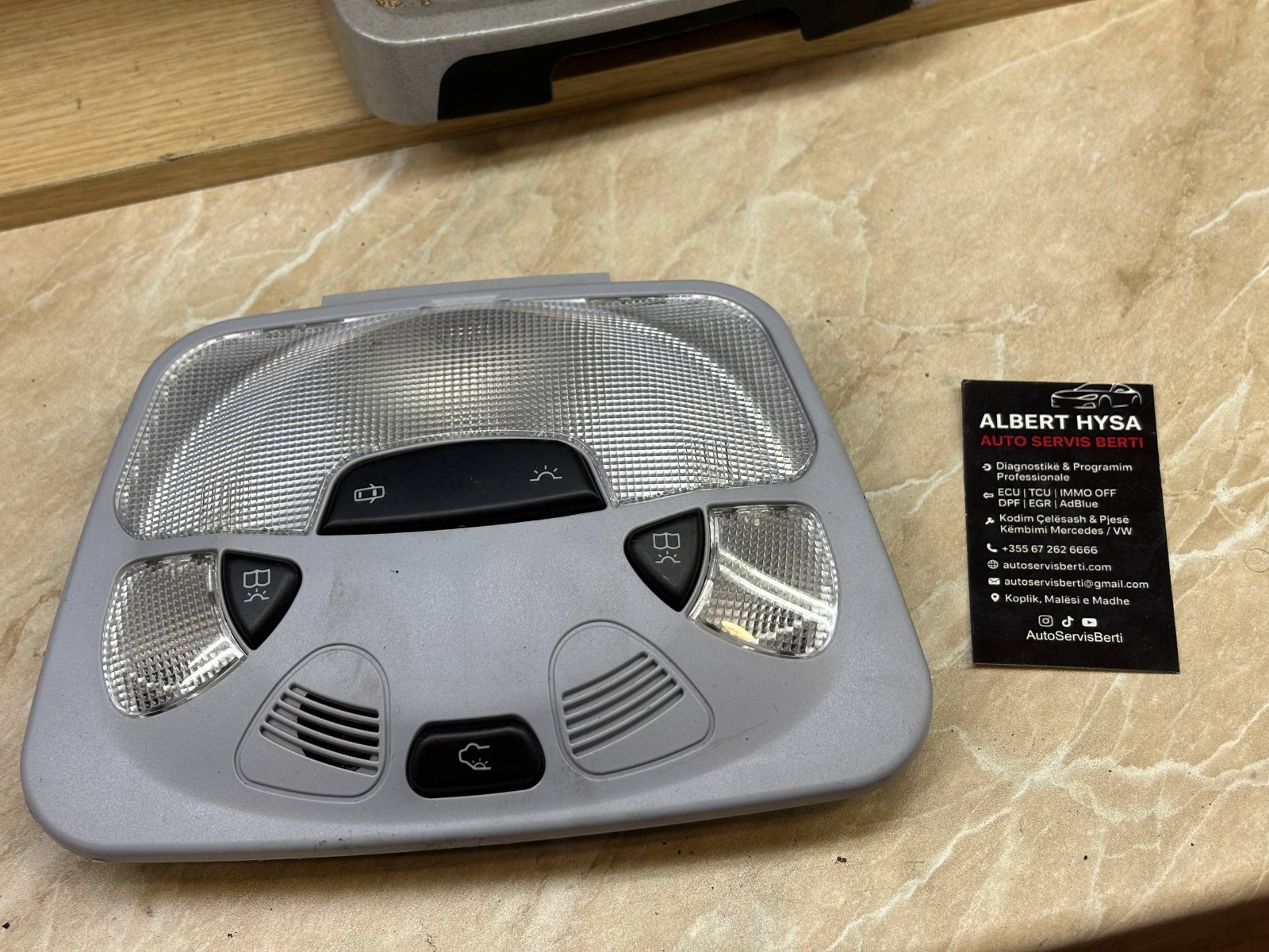 Mercedes-Benz C-Class W203 Interior Overhead Dome Light Lamp A2038201001 Hella
