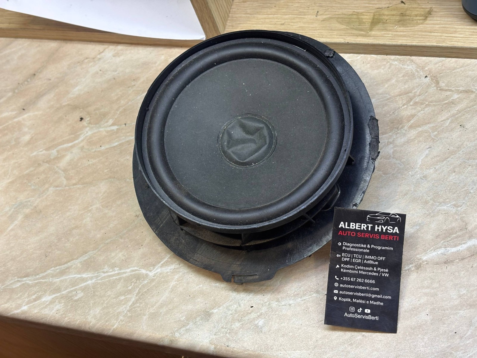 Mercedes-Benz W211 Subwoofer Speaker A2118200702 OEM