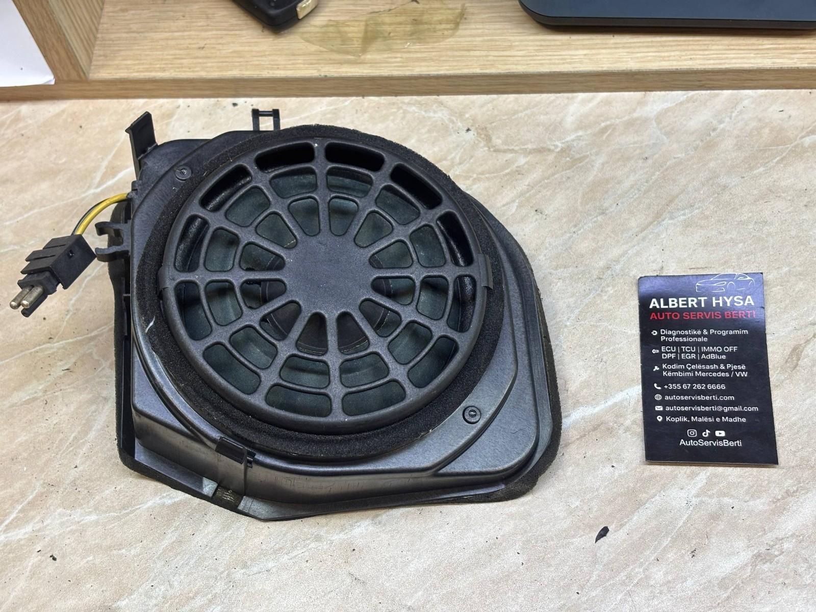 Mercedes-Benz W202 C-Class Subwoofer Speaker A2028206902 OEM