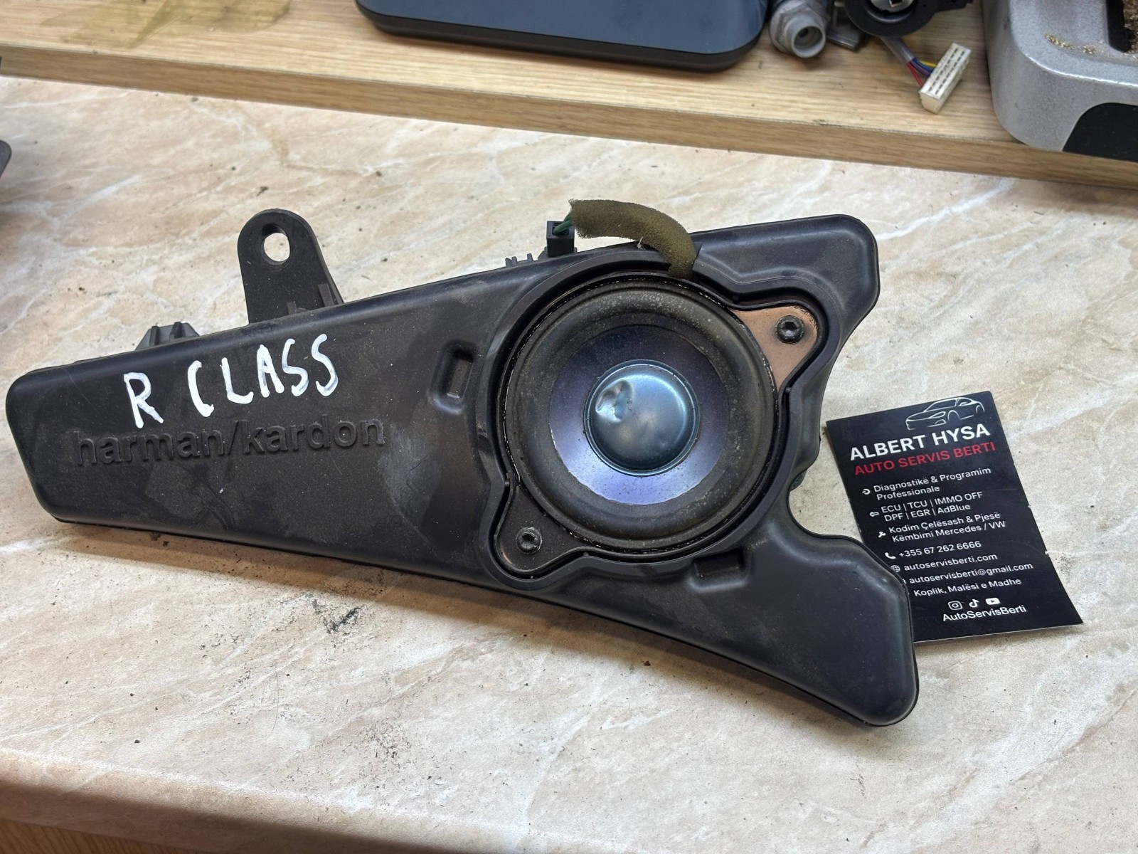 Mercedes-Benz R-Class Harman Kardon Speaker A2518200402 OEM