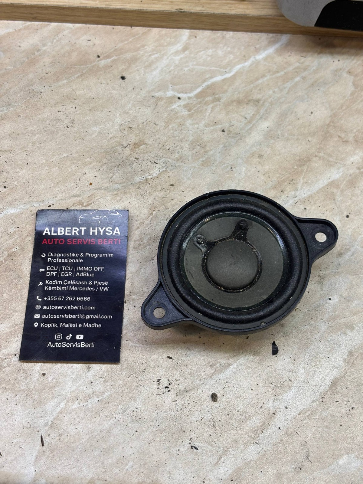 Mercedes-Benz OEM Small Speaker Tweeter A2118203002 8 Ohm W211