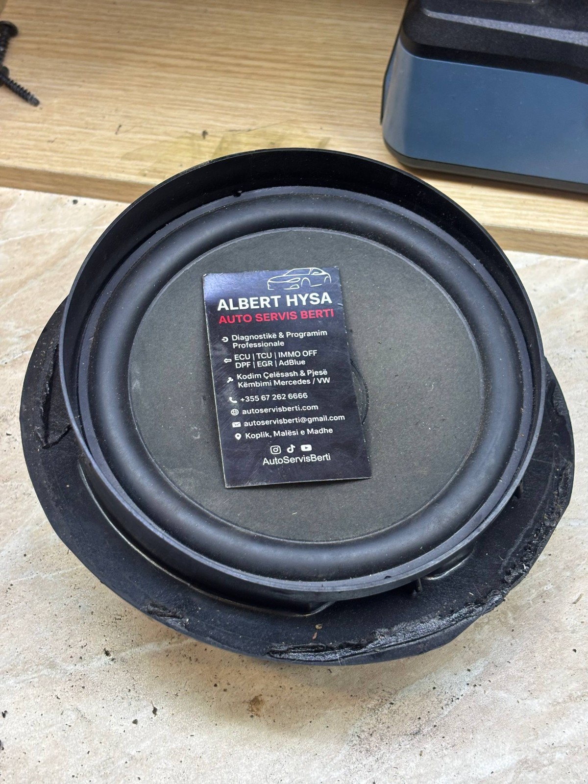 Mercedes-Benz OEM Rear Right Speaker A2118200602 HR W211 E-Class