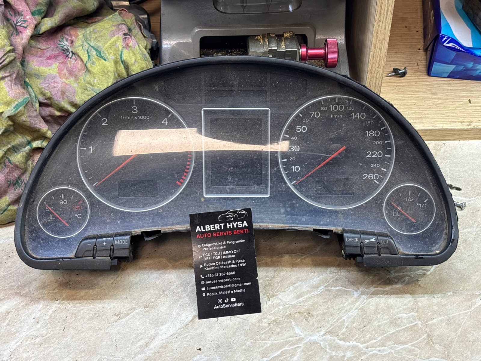 Audi A4 B6 Instrument Cluster Speedometer 8E0920930R 0263626135 OEM