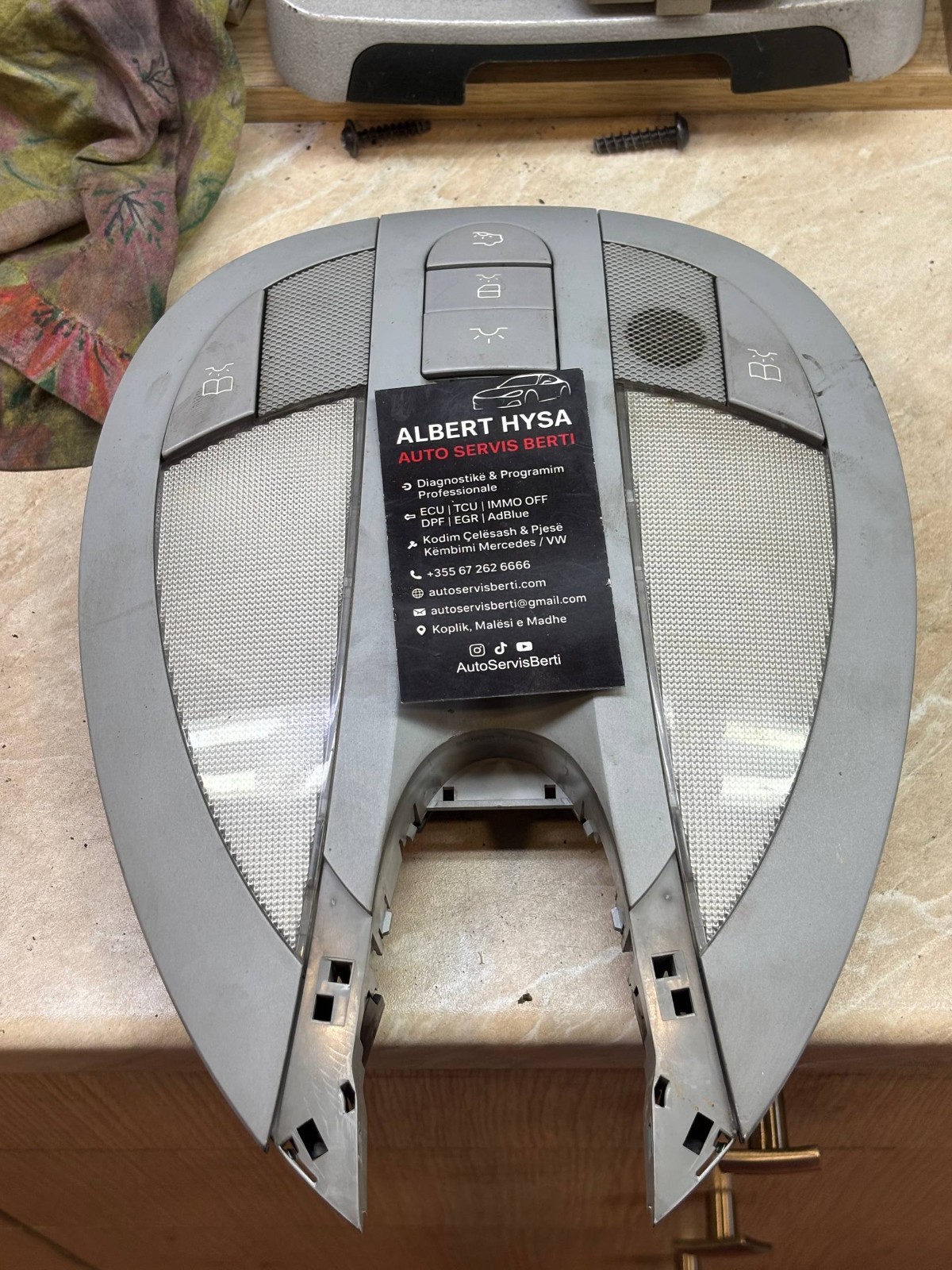 Mercedes W211 Overhead Interior Dome Map Light Console A2118205101 Hella OEM