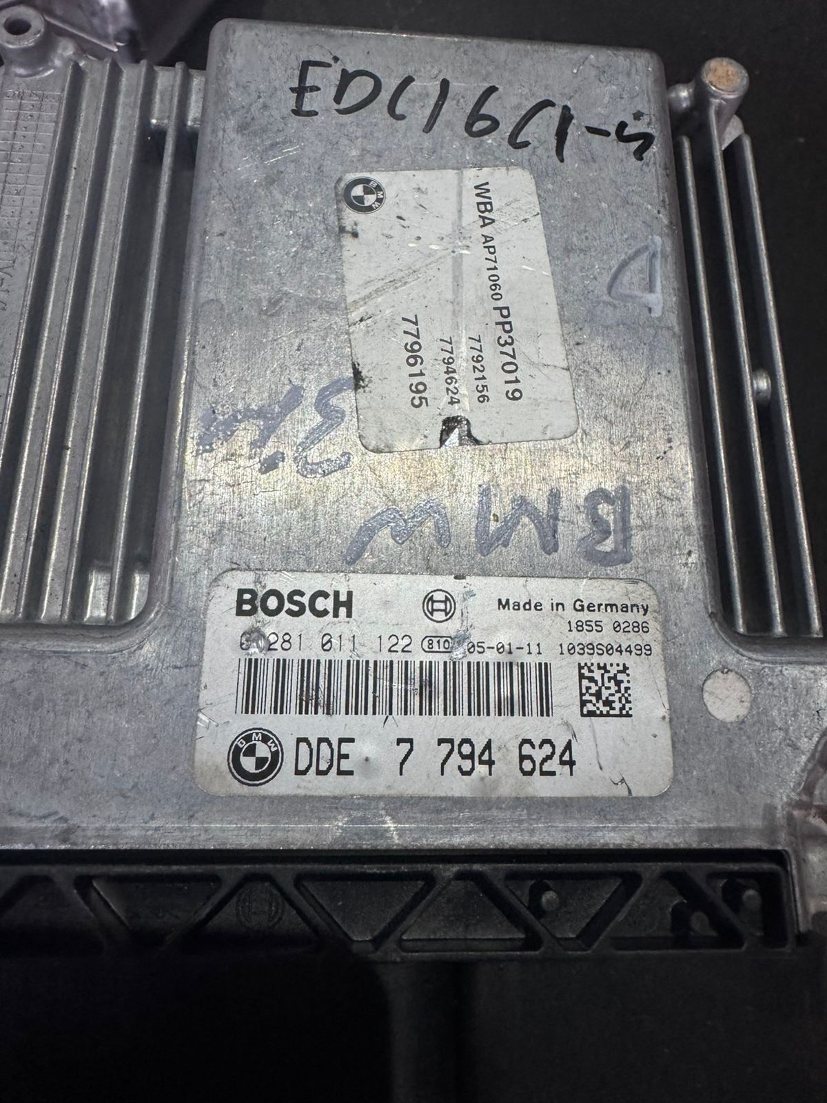 DDE7794624 Bosch EDC16C1 0281011122 Diesel Engine Control Unit