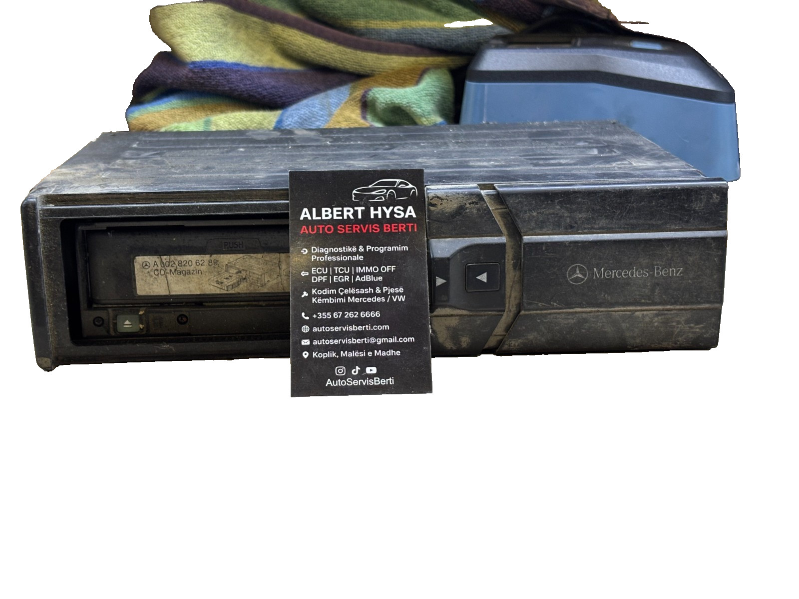 Mercedes CD Changer A0028207989 MC3198 OEM