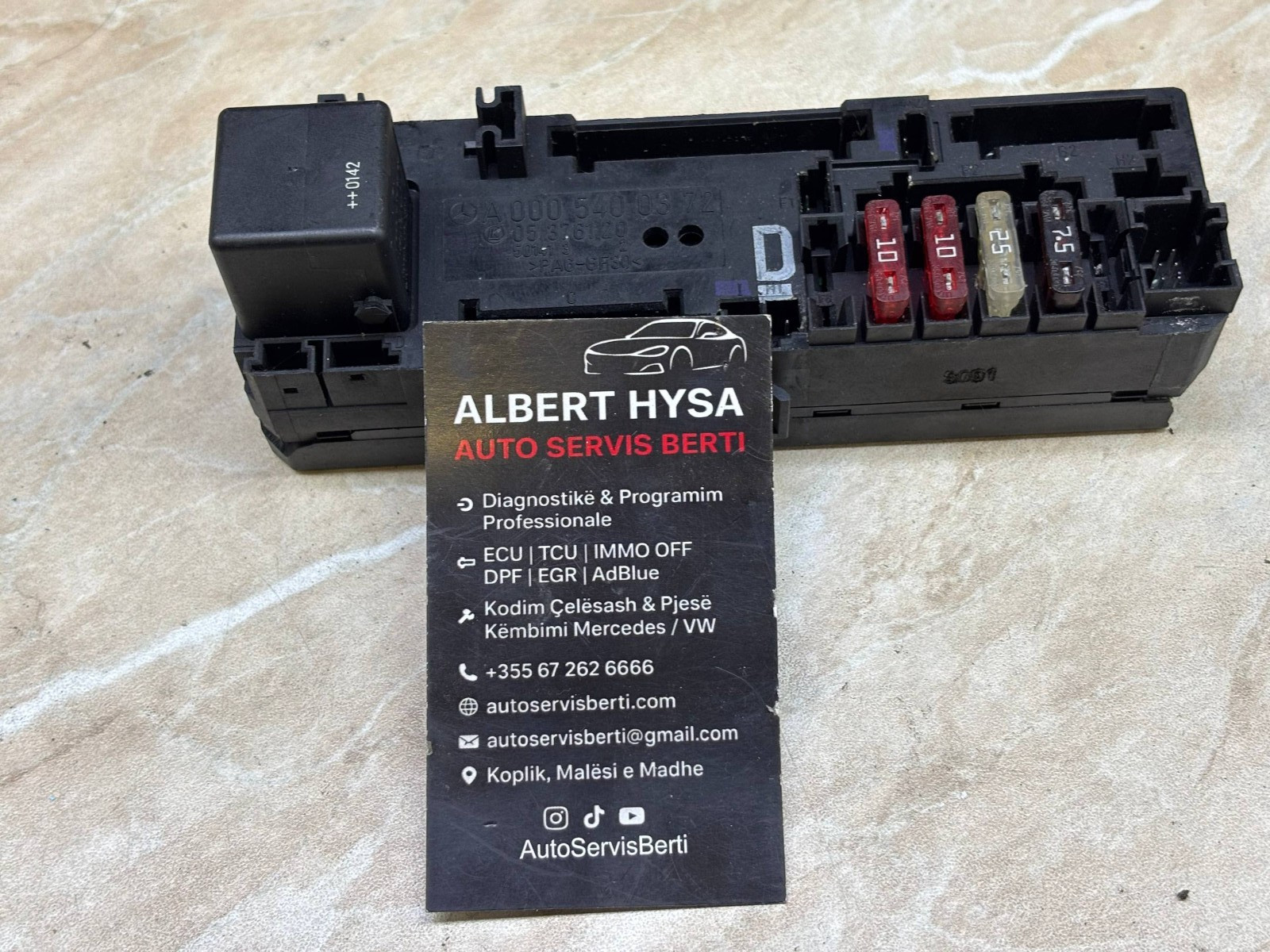 Mercedes-Benz Relay Fuse Module A0005400372 OEM 05376120