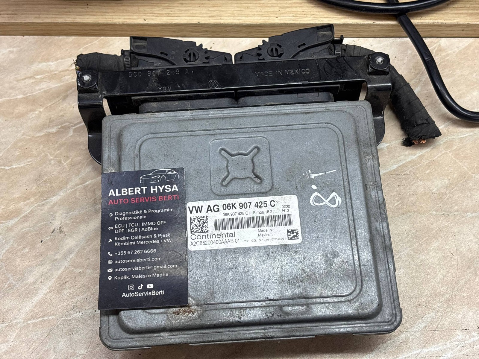 VW Golf GTI ECU 06K907425C Continental Simos 18.2 Engine Control Unit 2.0 TSI