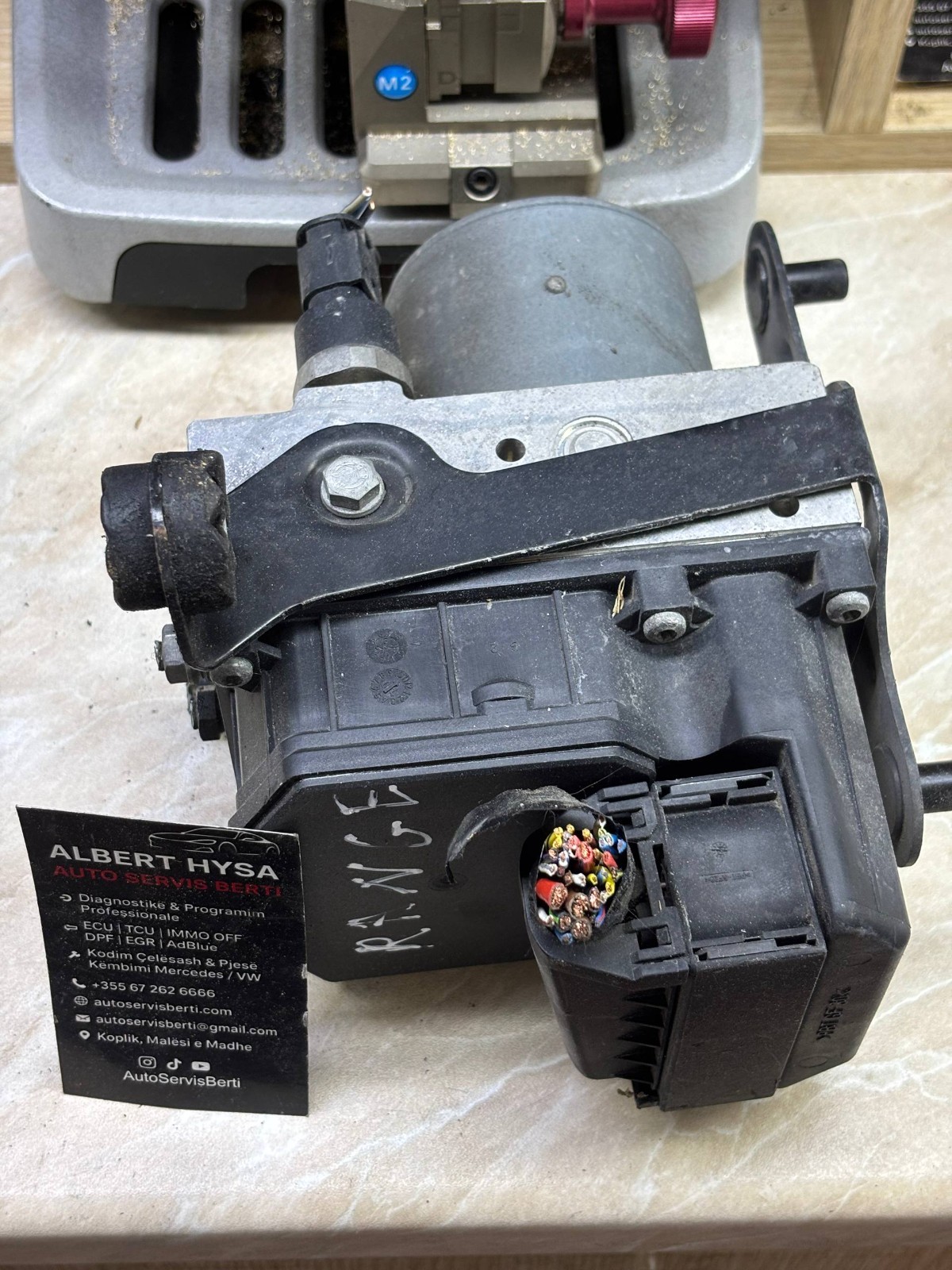 Range Rover L322 Electronic Parking Brake EPB Actuator Motor Bosch 0265005056 OE