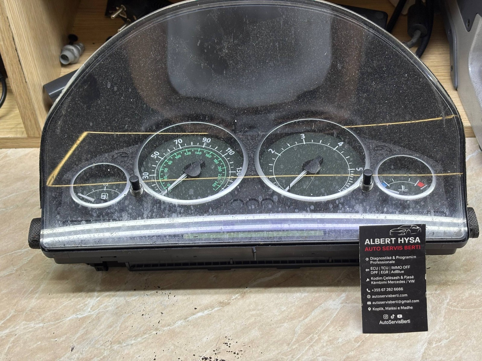 Range Rover L322 Instrument Cluster Speedometer YAC501190PVA VDO OEM